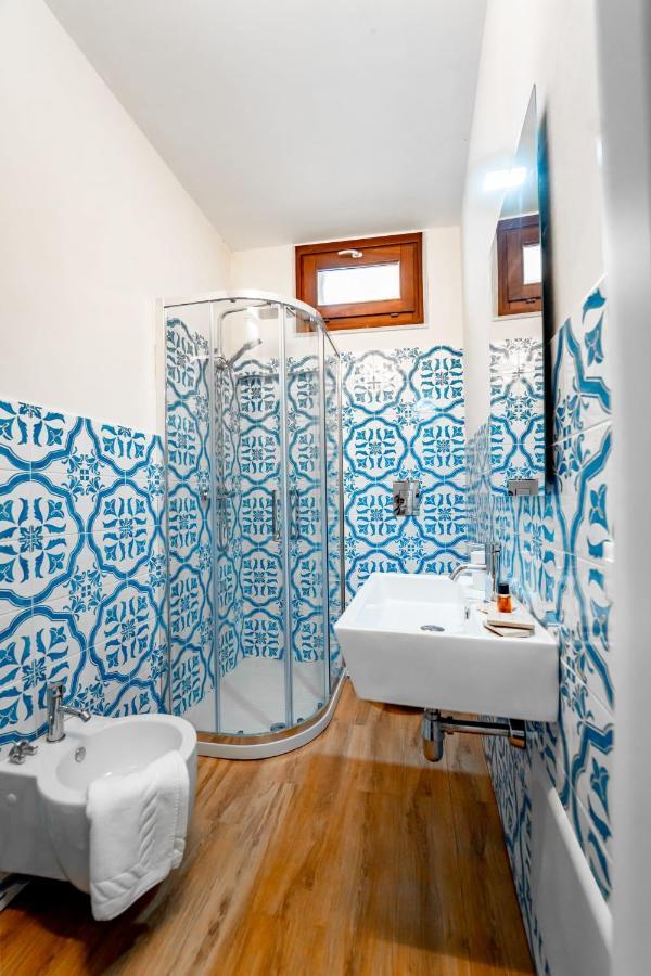 Gioia Mia Suites 카스텔라마레델골포 외부 사진